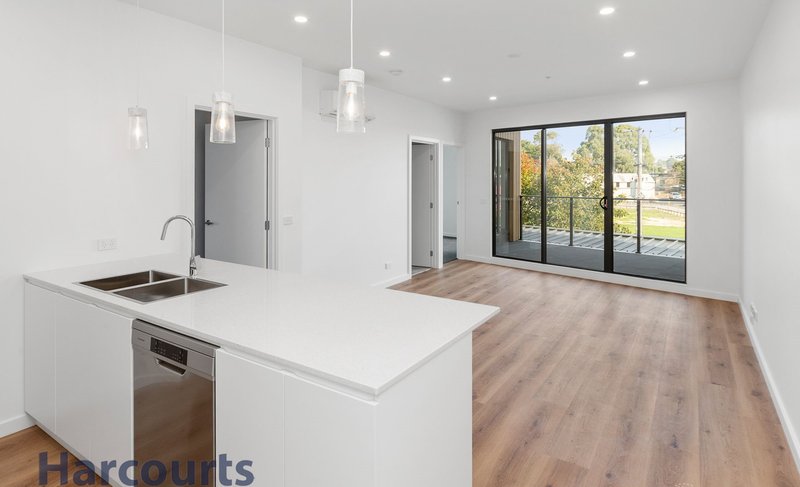 Photo - 104/147 Beach Street, Frankston VIC 3199 - Image 1
