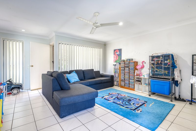 Photo - 104/2 Gentian Drive, Arundel QLD 4214 - Image 5