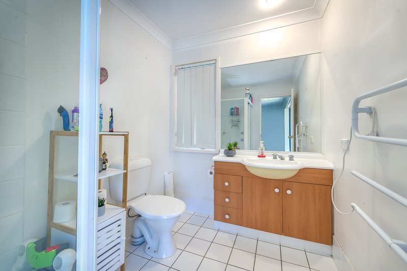 Photo - 104/2 Gentian Drive, Arundel QLD 4214 - Image 7