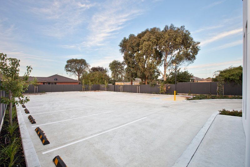Photo - 1042 Howitt Street, Wendouree VIC 3355 - Image 7