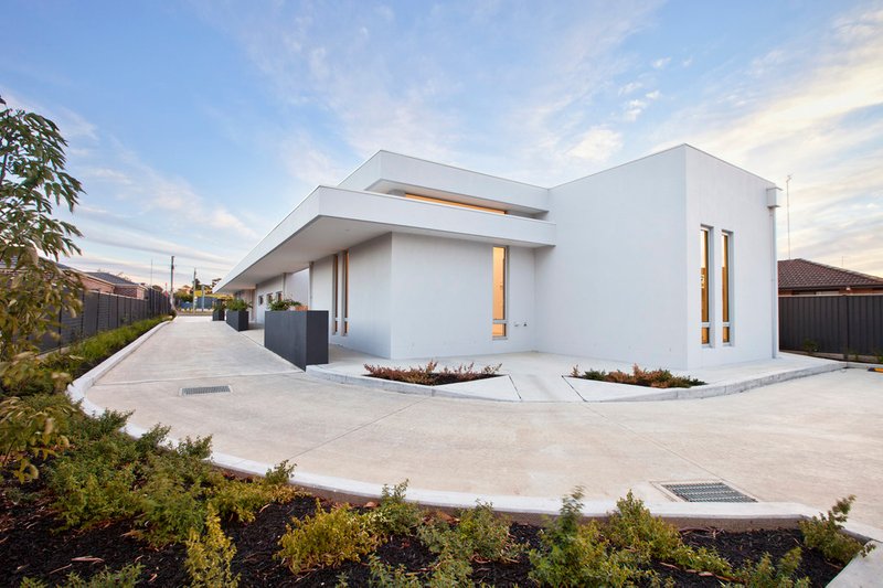 Photo - 1042 Howitt Street, Wendouree VIC 3355 - Image 8