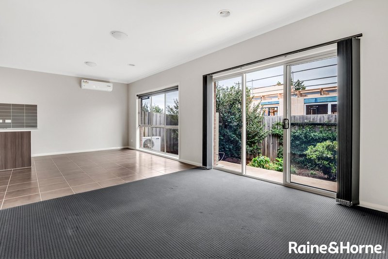 Photo - 10/42 Mitchells Lane, Sunbury VIC 3429 - Image 10