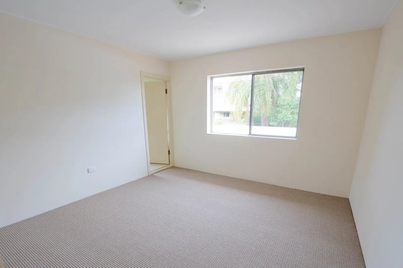 Photo - 10/42 Swain Street, Holland Park West QLD 4121 - Image 3
