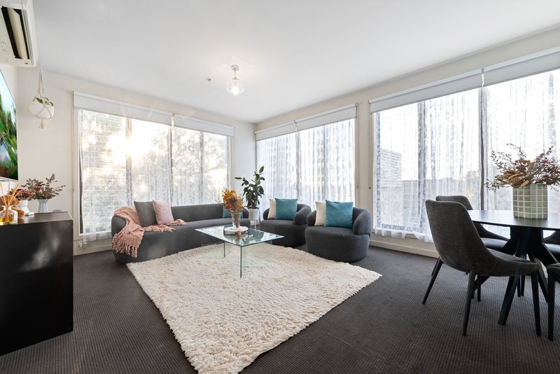 Photo - 104/4 Yarra Bing Crescent, Burwood VIC 3125 - Image 3