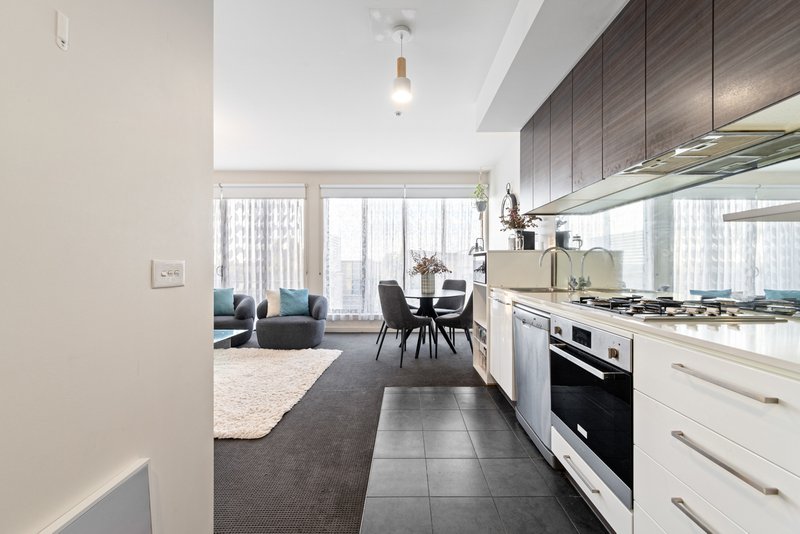 Photo - 104/4 Yarra Bing Crescent, Burwood VIC 3125 - Image 4