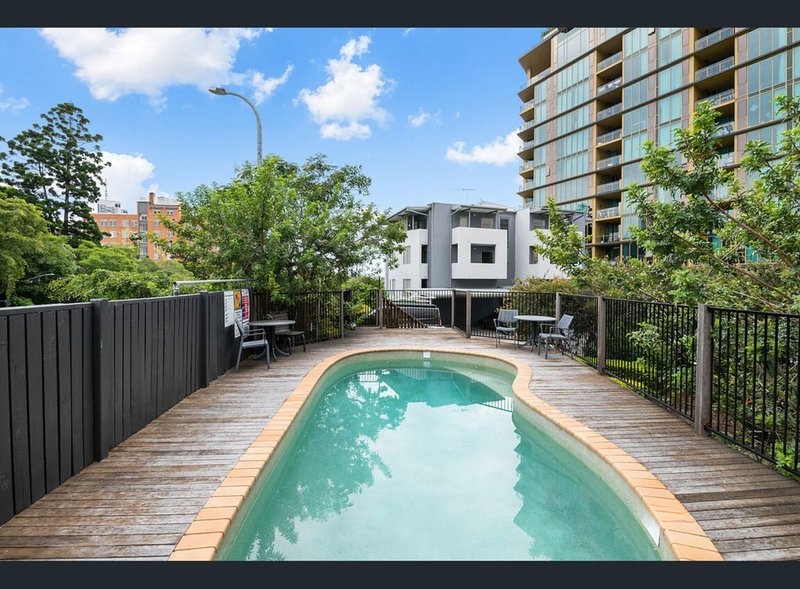 Photo - 10/442 Main Street, Kangaroo Point QLD 4169 - Image 10