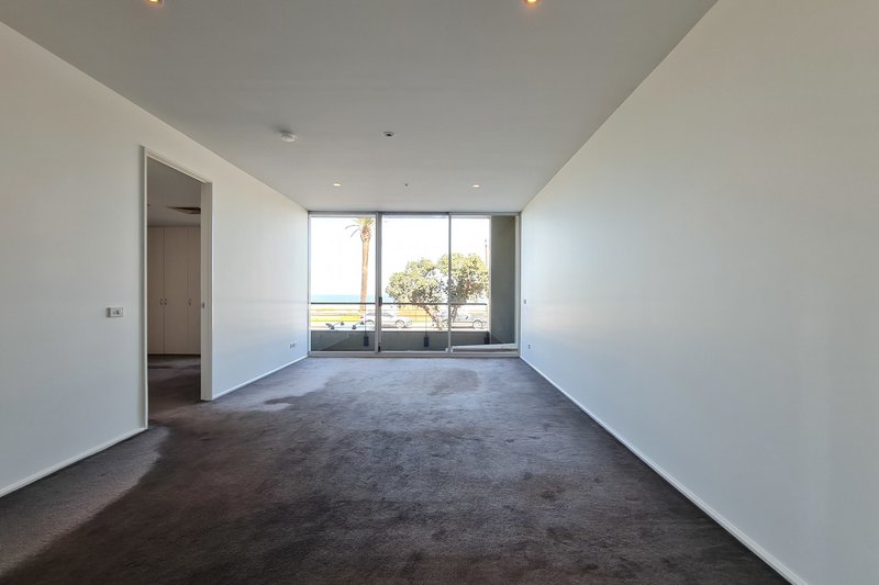 Photo - 104/55 Beach Street, Port Melbourne VIC 3207 - Image 5