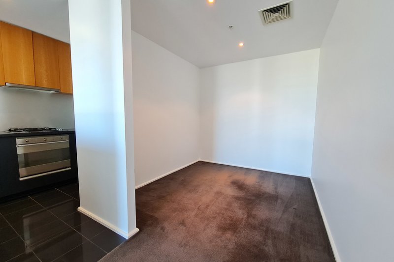 Photo - 104/55 Beach Street, Port Melbourne VIC 3207 - Image 9