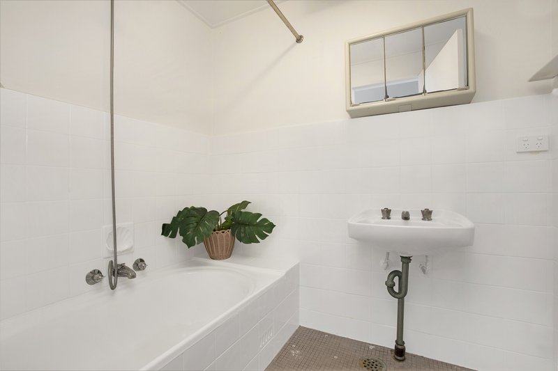 Photo - 104/72 Henrietta Street, Waverley NSW 2024 - Image 6