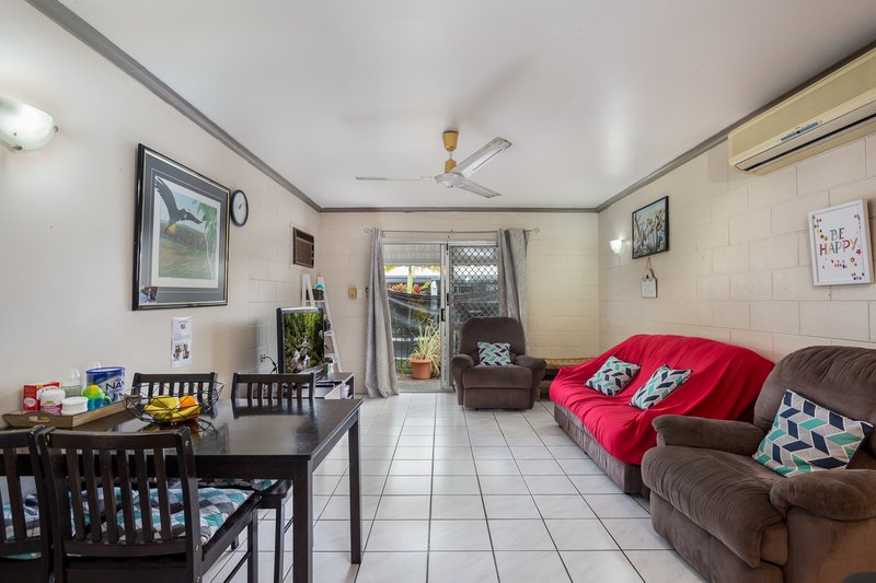 Photo - 10/473-479 Mccoombe Street, Mooroobool QLD 4870 - Image 2