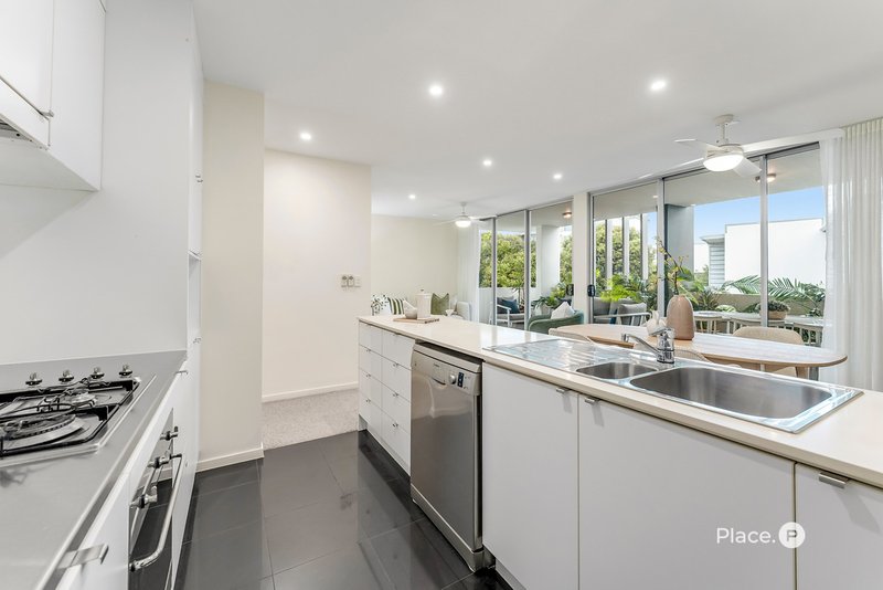 Photo - 10/48 Addison Avenue, Bulimba QLD 4171 - Image 8