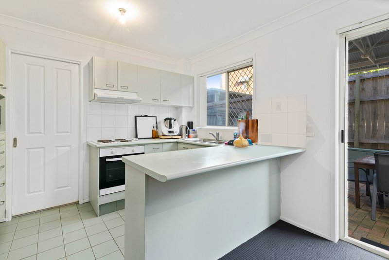 Photo - 10/49-53 Dutton Street, Coolangatta QLD 4225 - Image 4