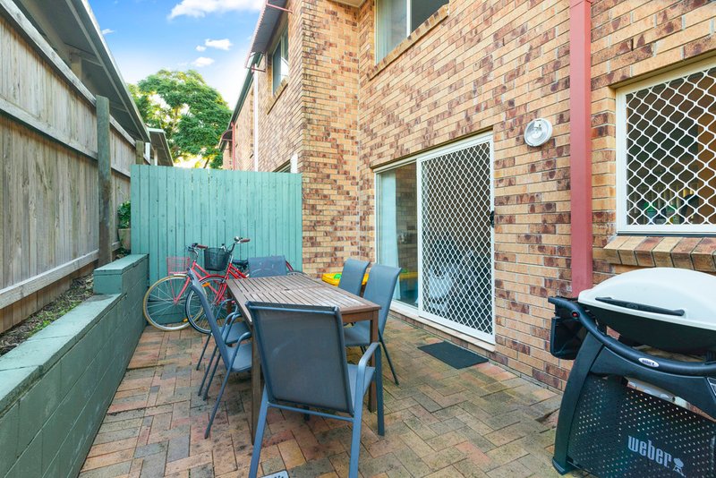 Photo - 10/49-53 Dutton Street, Coolangatta QLD 4225 - Image 10