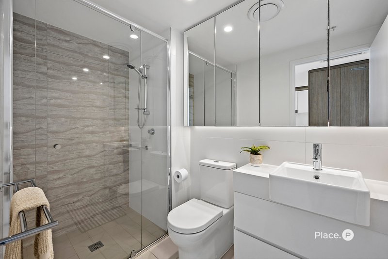 Photo - 1049/123 Cavendish Road, Coorparoo QLD 4151 - Image 10