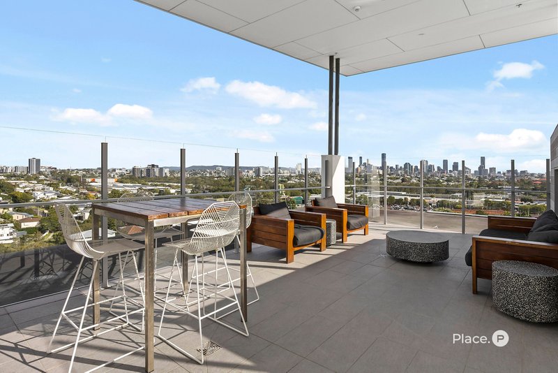 Photo - 1049/123 Cavendish Road, Coorparoo QLD 4151 - Image 15