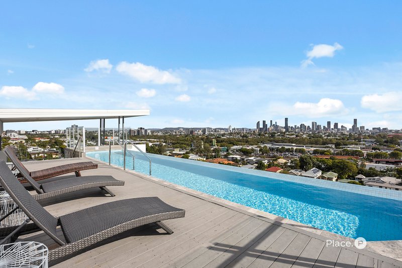 Photo - 1049/123 Cavendish Road, Coorparoo QLD 4151 - Image 16