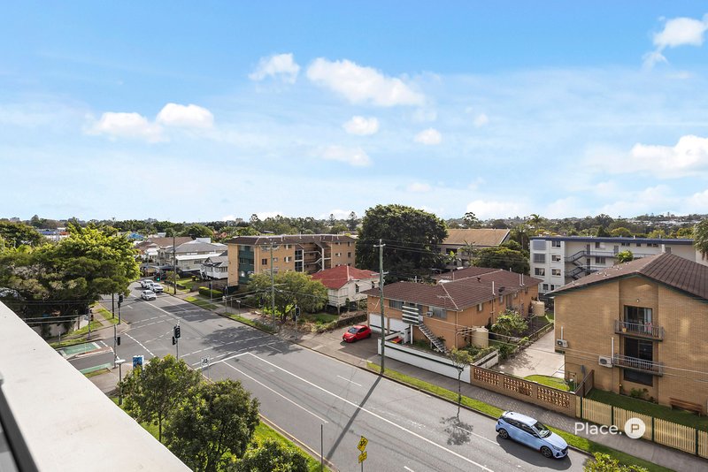 Photo - 1049/123 Cavendish Road, Coorparoo QLD 4151 - Image 17