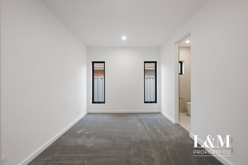 Photo - 104A Lincoln Drive, Keilor East VIC 3033 - Image 5