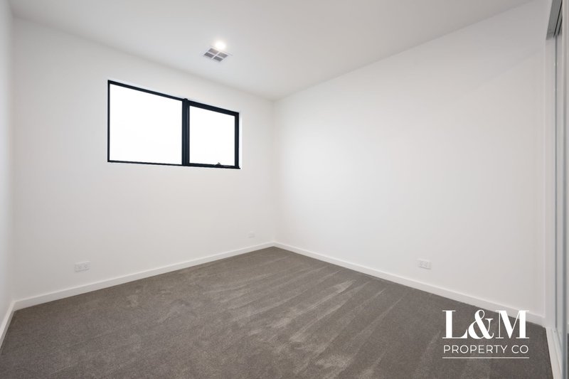 Photo - 104A Lincoln Drive, Keilor East VIC 3033 - Image 7