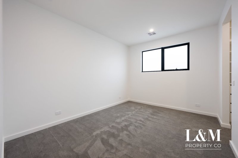 Photo - 104A Lincoln Drive, Keilor East VIC 3033 - Image 8