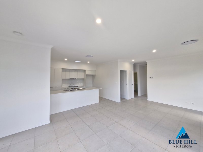 Photo - 104A Springfield Drive, Lochinvar NSW 2321 - Image 11