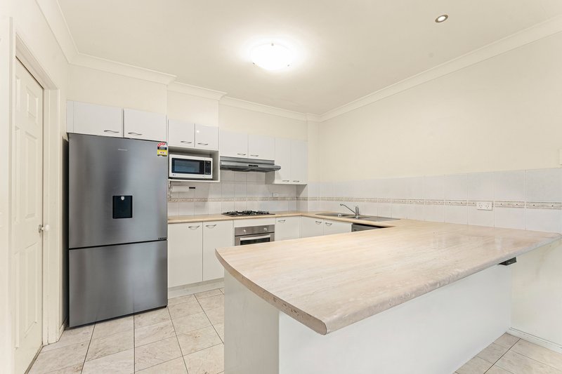 Photo - 10/4a Tallegalla Street, Unanderra NSW 2526 - Image 4
