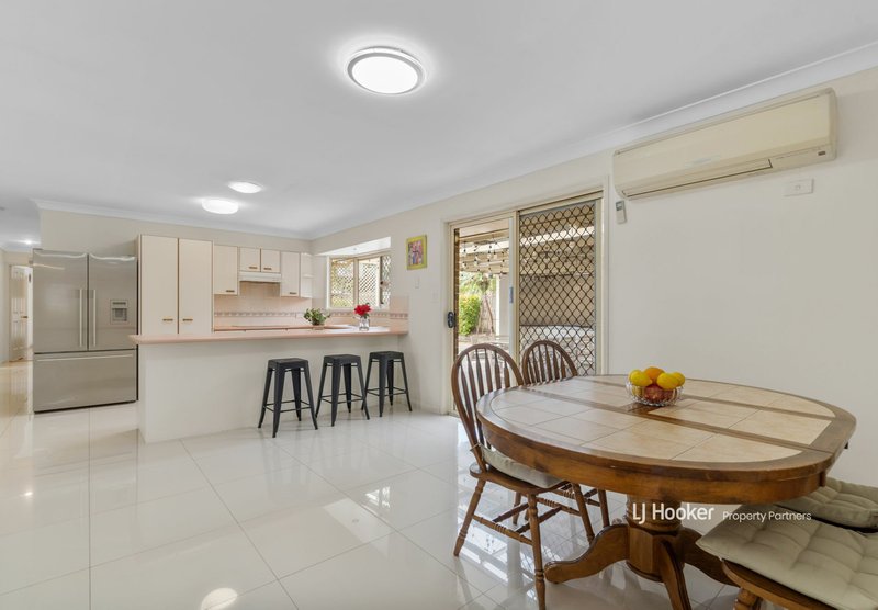 Photo - 105 Bannockburn Crescent, Parkinson QLD 4115 - Image 7