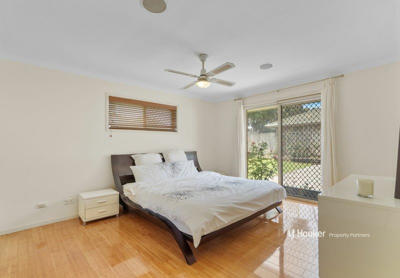 Photo - 105 Bannockburn Crescent, Parkinson QLD 4115 - Image 10