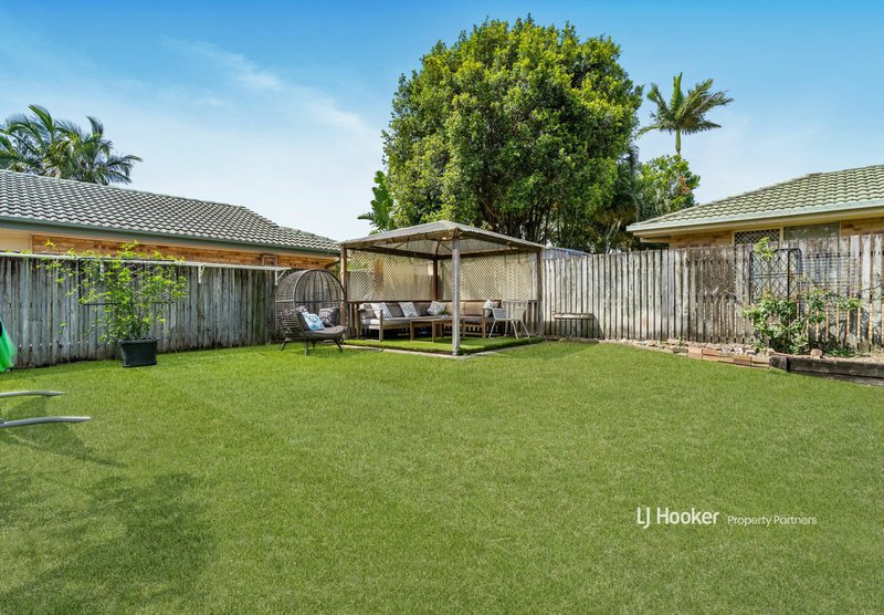 Photo - 105 Bannockburn Crescent, Parkinson QLD 4115 - Image 19