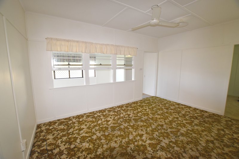 Photo - 105 Barney Street, Barney Point QLD 4680 - Image 3