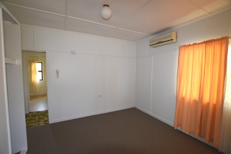 Photo - 105 Barney Street, Barney Point QLD 4680 - Image 5