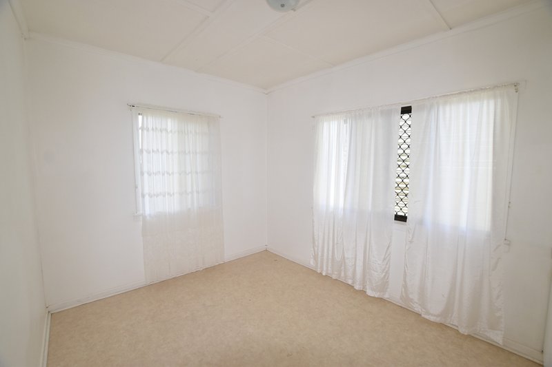 Photo - 105 Barney Street, Barney Point QLD 4680 - Image 6