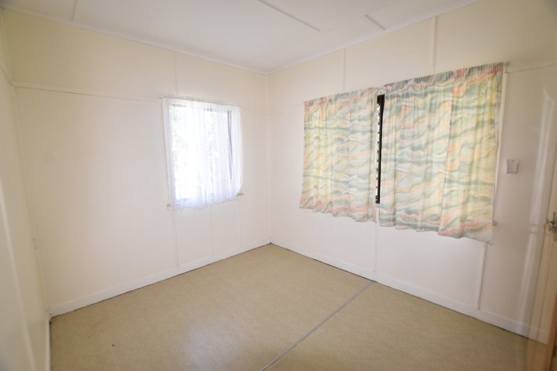 Photo - 105 Barney Street, Barney Point QLD 4680 - Image 7