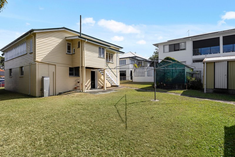 Photo - 105 Bowman Parade, Bardon QLD 4065 - Image 3
