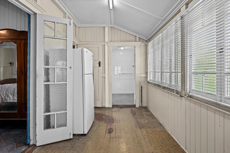 Photo - 105 Bowman Parade, Bardon QLD 4065 - Image 6