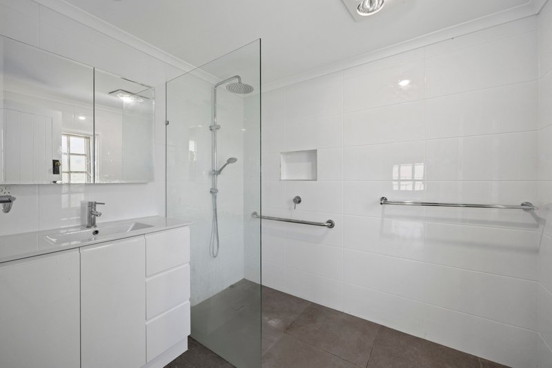 Photo - 105 Bowman Parade, Bardon QLD 4065 - Image 13
