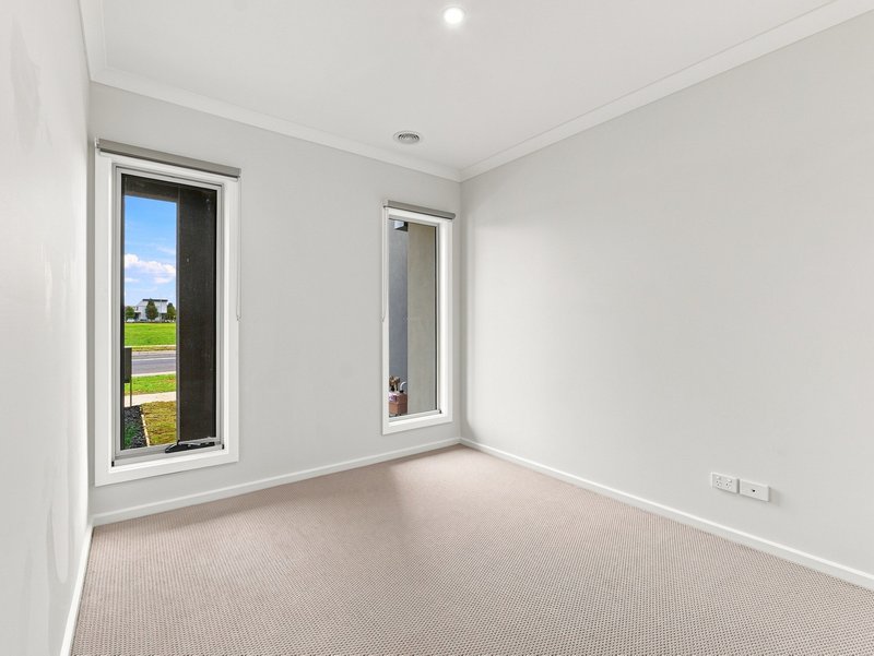 Photo - 105 Bursa Drive, Wyndham Vale VIC 3024 - Image 2