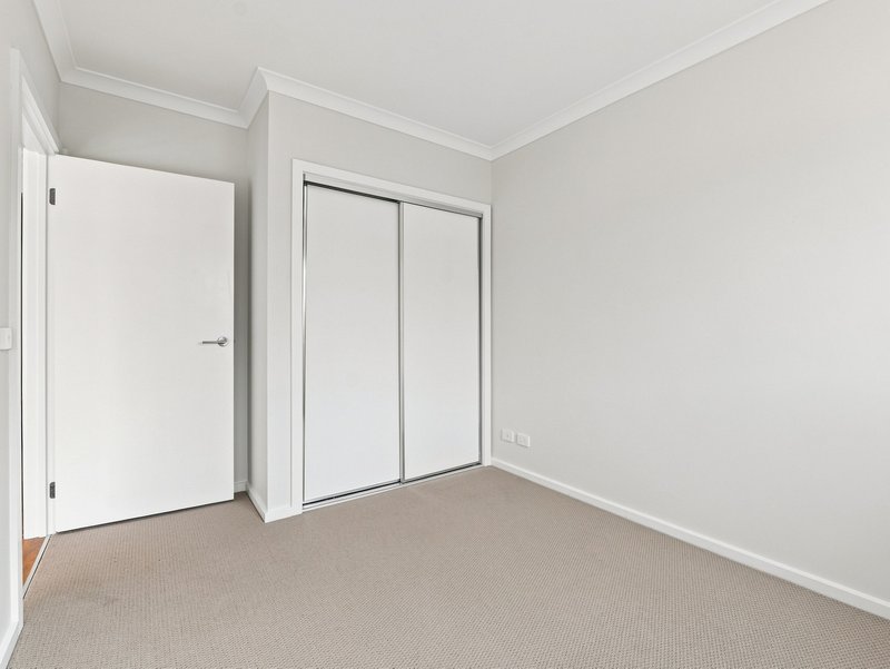 Photo - 105 Bursa Drive, Wyndham Vale VIC 3024 - Image 16