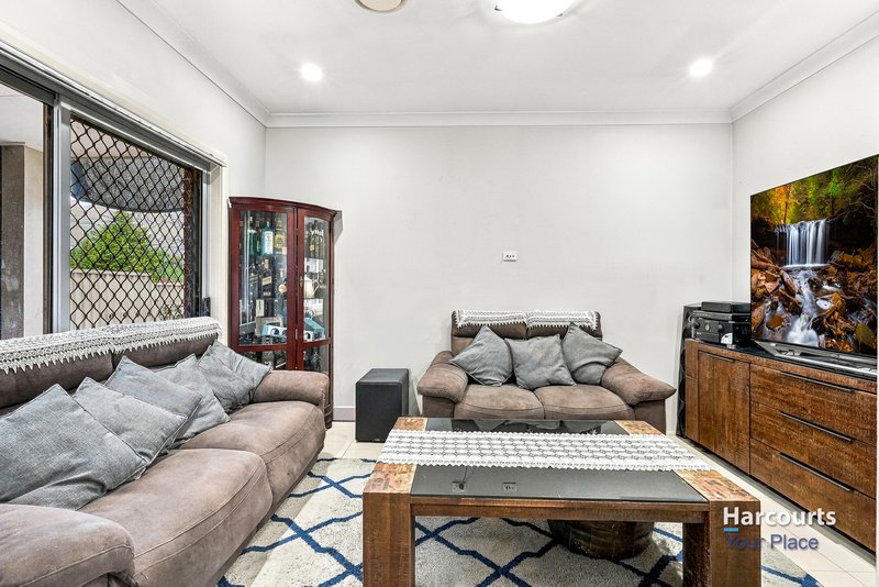 Photo - 105 Carroll Crescent, Plumpton NSW 2761 - Image 2