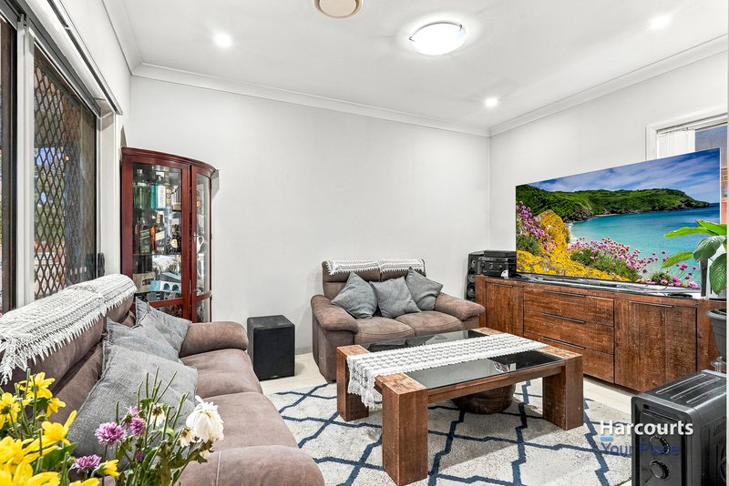 Photo - 105 Carroll Crescent, Plumpton NSW 2761 - Image 3