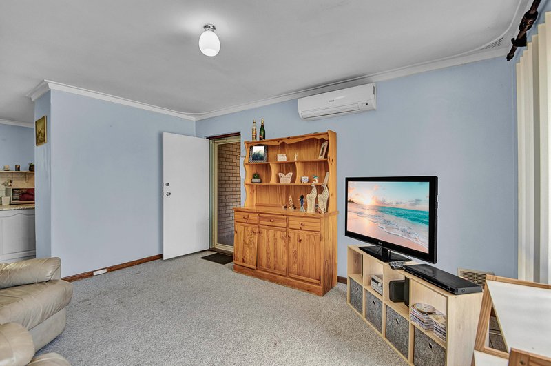 Photo - 105 Currie Street, Warnbro WA 6169 - Image 4