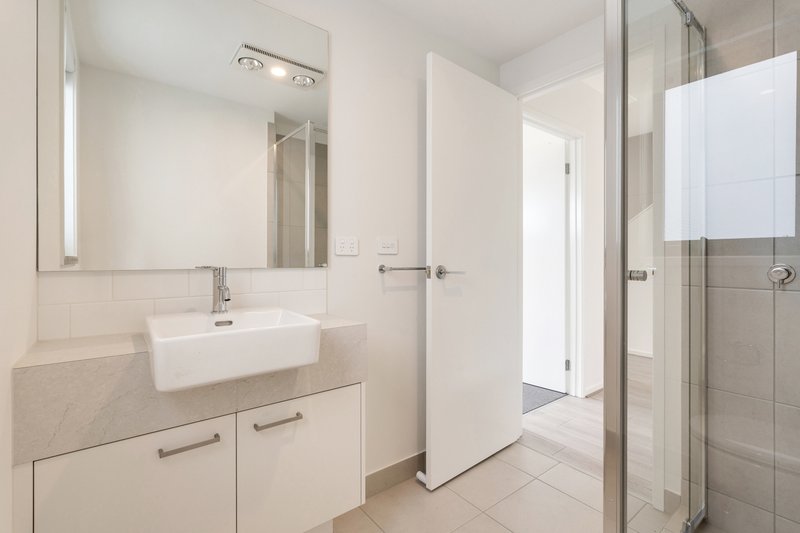 Photo - 105 Dryland Boulevard, Mickleham VIC 3064 - Image 13