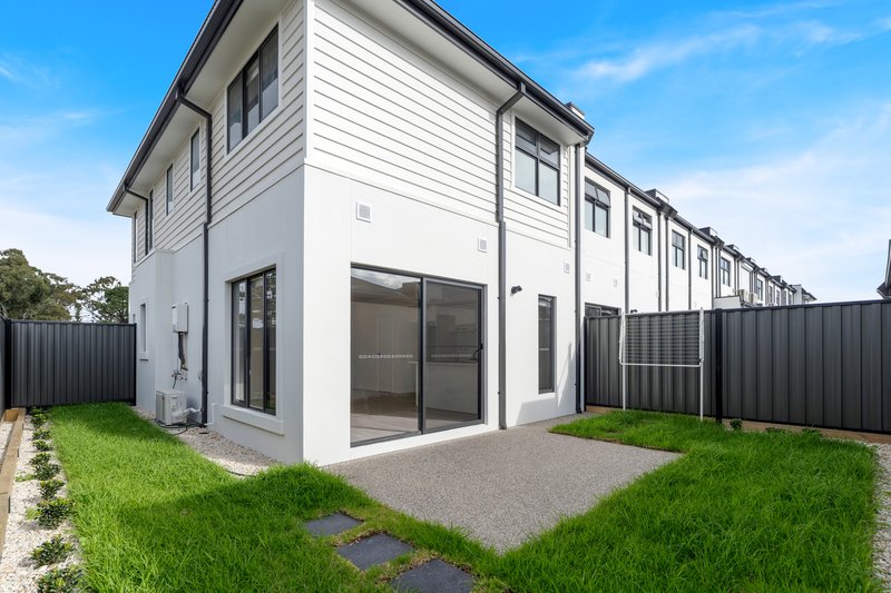 Photo - 105 Dryland Boulevard, Mickleham VIC 3064 - Image 15