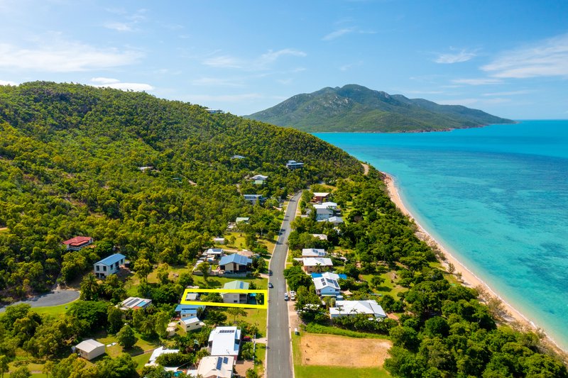 Photo - 105 Gloucester Avenue, Hideaway Bay QLD 4800 - Image 2