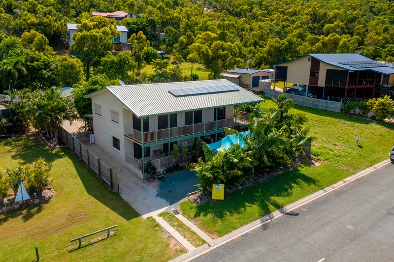 Photo - 105 Gloucester Avenue, Hideaway Bay QLD 4800 - Image 3