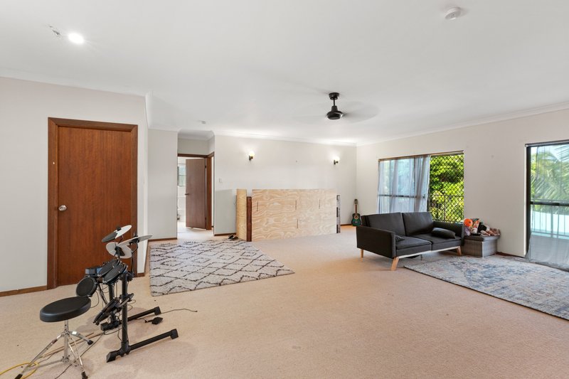 Photo - 105 Gloucester Avenue, Hideaway Bay QLD 4800 - Image 9
