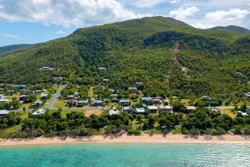 Photo - 105 Gloucester Avenue, Hideaway Bay QLD 4800 - Image 34