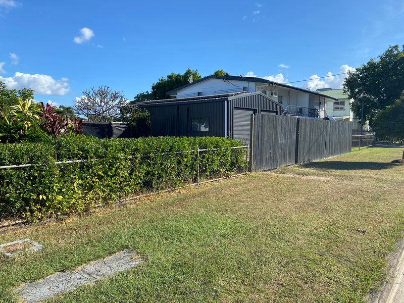 Photo - 105 Goodwin Street, Currajong QLD 4812 - Image 1