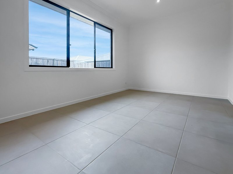 Photo - 105 Ironbark Way, Narangba QLD 4504 - Image 11