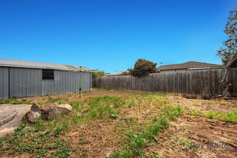 Photo - 105 Kings Road, Kings Park VIC 3021 - Image 5